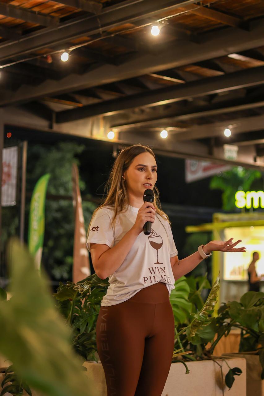 Nathalia em evento de fisioterapia